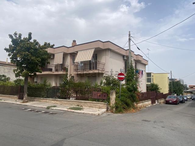 Appartamento in vendita di 115 m² in Via Annibale di Francia Beato, 1