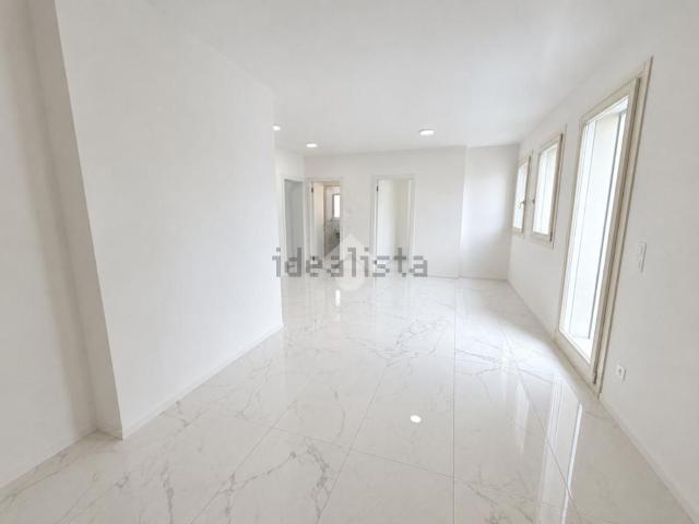 Appartamento in vendita di 115 m² in Via Aosta, 5