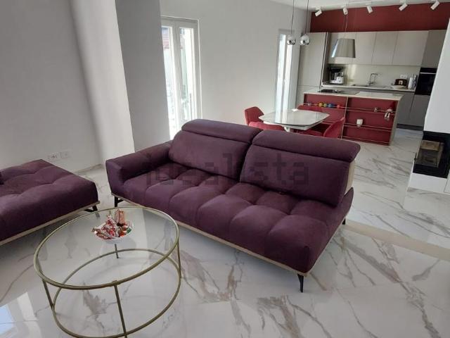 Appartamento in vendita di 115 m² in Via Alpicella