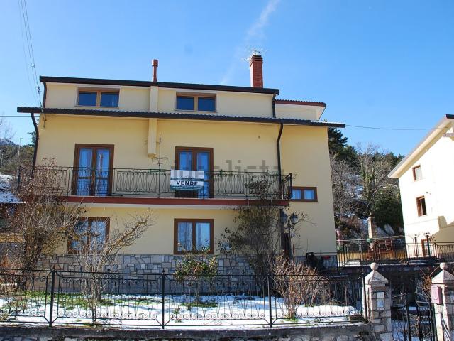 Appartamento in vendita di 115 m² in Via Appennini, 3