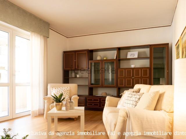 Appartamento in vendita di 115 m² in Via Arturo de Varda, 24