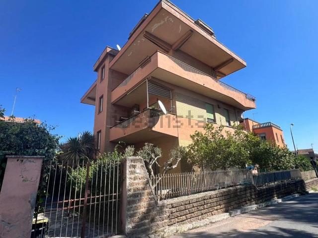 Appartamento in vendita di 115 m² in Via Attilio Bonanni, 2
