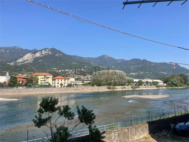 Appartamento in vendita di 115 m² in Via Barozzi