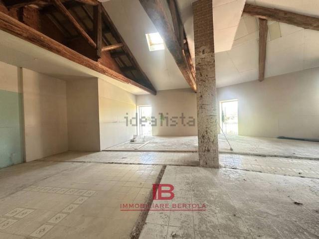 Appartamento in vendita di 115 m² in Via Basse San Sebastiano, 27
