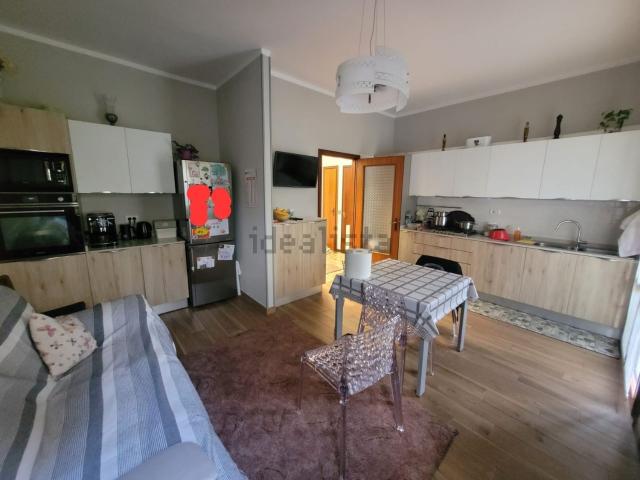 Appartamento in vendita di 115 m² in Via Beniamino Gigli