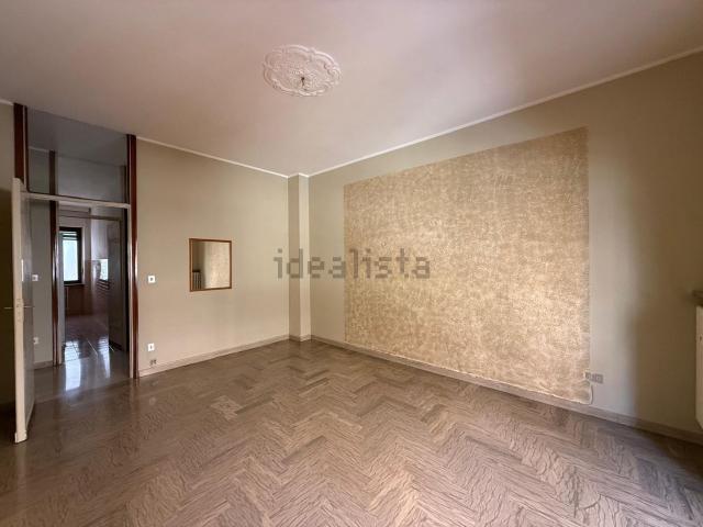 Appartamento in vendita di 115 m² in Via Giosuè Carducci, 52