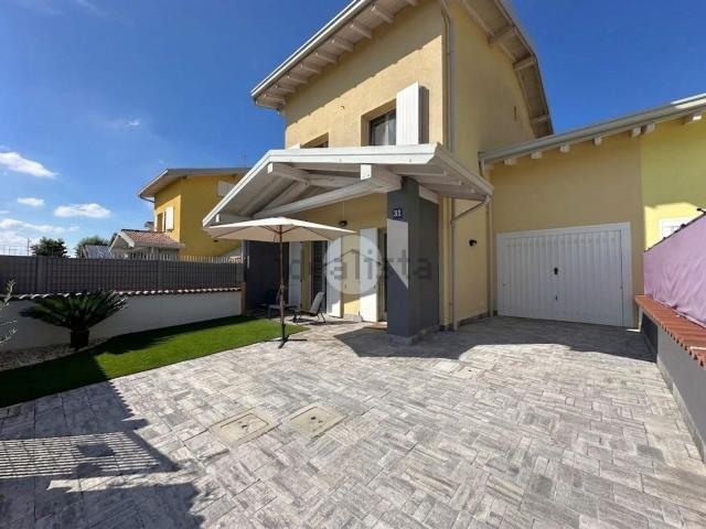 Appartamento in vendita di 115 m² in Via Don A. Bertolini, 31