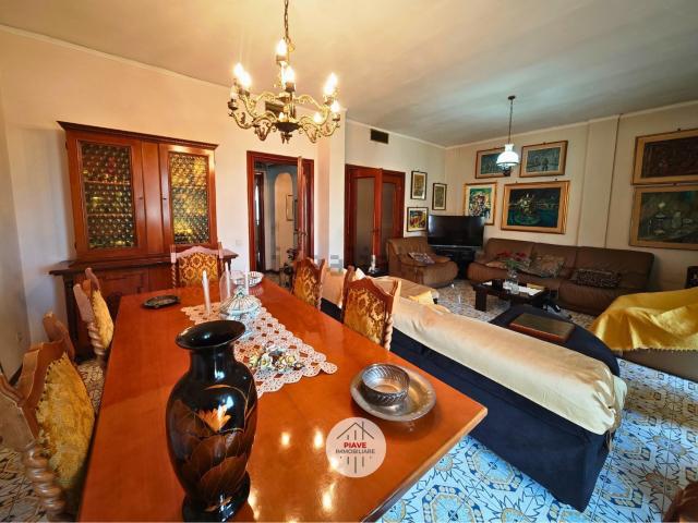 Appartamento in vendita di 115 m² in Via Don Luigi Sturzo
