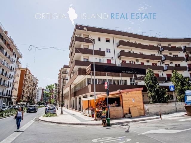 Appartamento in vendita di 115 m² in Via Damone, 4