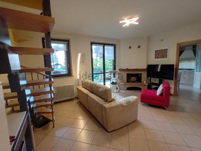 Appartamento in vendita di 115 m² in Via Dante Alighieri, 1