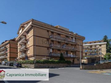 Appartamento in vendita di 115 m² in Via dei Caduti Sardi, 3