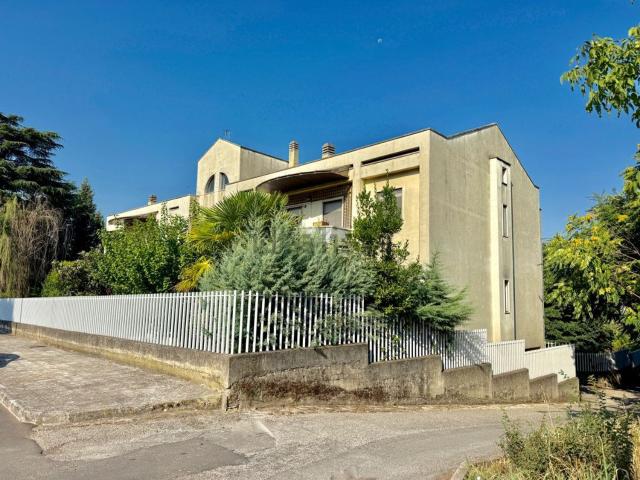 Appartamento in vendita di 115 m² in Via della Città Spettacolo