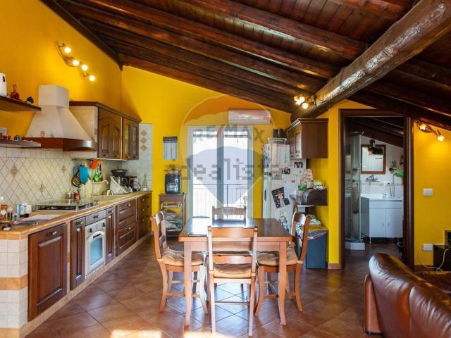 Appartamento in vendita di 115 m² in Via Enrico Berlinguer, 7