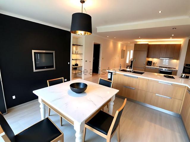 Appartamento in vendita di 115 m² in Via Vardiese