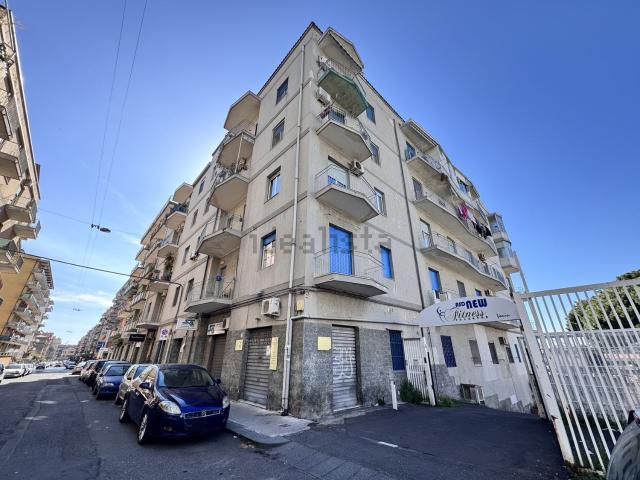 Appartamento in vendita di 115 m² in Via Eleonora D&apos Angiò