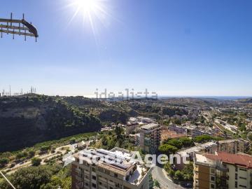 Appartamento in vendita di 115 m² in Via F. Cilea, 25