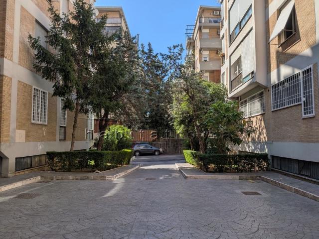Appartamento in vendita di 115 m² in Via Francesco Coletti, 35