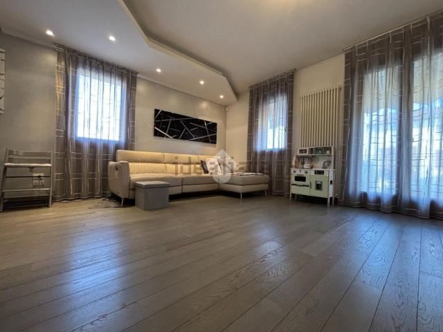 Appartamento in vendita di 115 m² in Via Francesco Gentile, 13