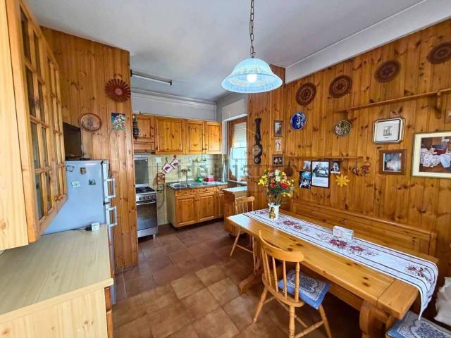 Appartamento in vendita di 115 m² in Via Francesco Petrarca