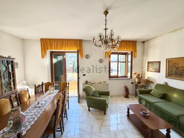 Appartamento in vendita di 115 m² in Via Fratelli Cairoli