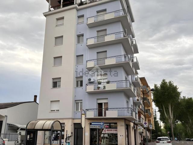 Appartamento in vendita di 115 m² in Via Fratelli Montecchi, 2