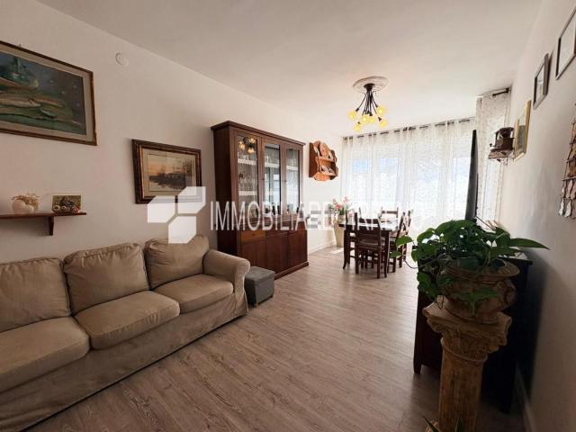 Appartamento in vendita di 115 m² in Via Fratelli Rosselli