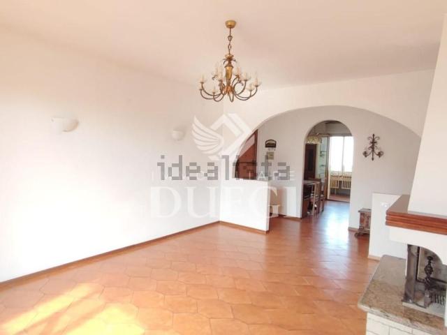 Appartamento in vendita di 115 m² in Via Indipendenza, 140