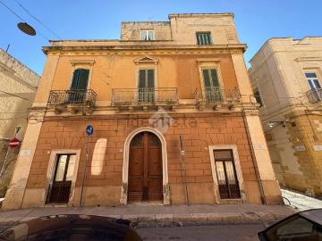 Appartamento in vendita di 139 m² in Via Lata, 46