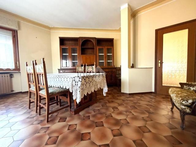 Appartamento in vendita di 115 m² in Via Legione Ceccopieri, 27
