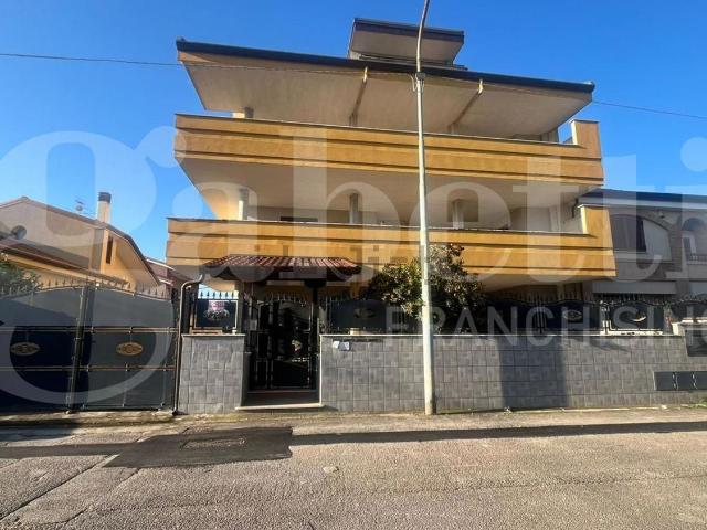 Appartamento in vendita di 115 m² in Via Luigi Salerno
