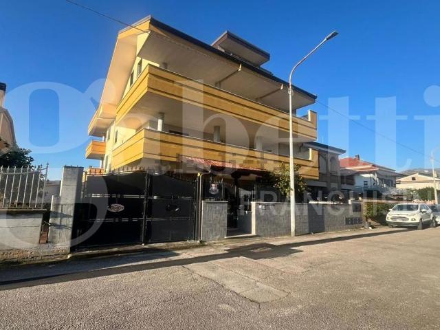 Appartamento in vendita di 115 m² in Via Luigi Salerno