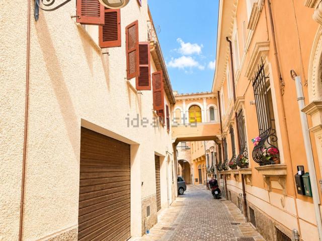 Appartamento in vendita di 115 m² in Via Monina