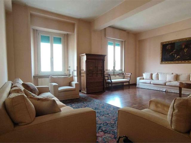 Appartamento in vendita di 115 m² in Via Magenta
