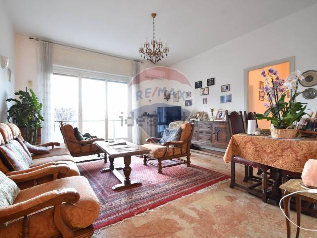 Appartamento in vendita di 125 m² in Via Massimo D&apos Azeglio, 26