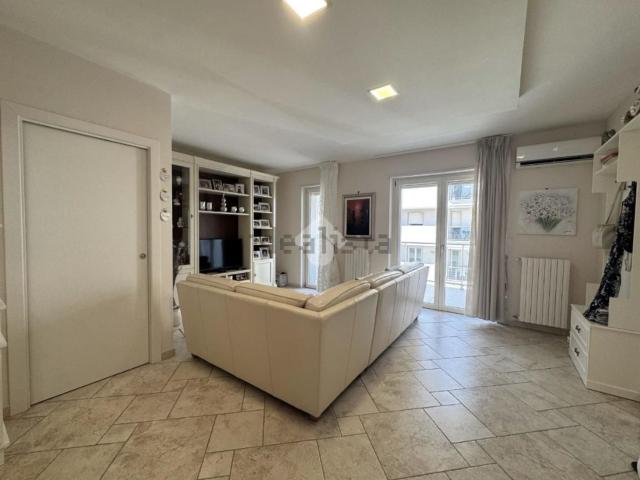 Appartamento in vendita di 115 m² in Via Natale Pisicchio, 10