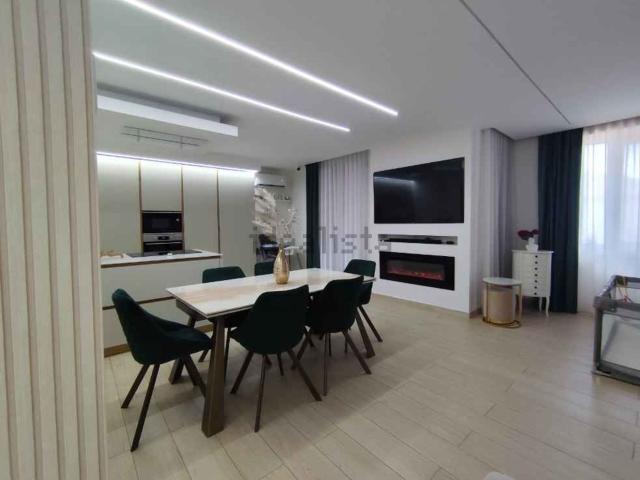Appartamento in vendita di 115 m² in Via Salerno, 20
