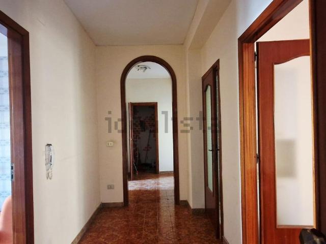 Appartamento in vendita di 115 m² in Via Salvo D&apos Acquisto, 1