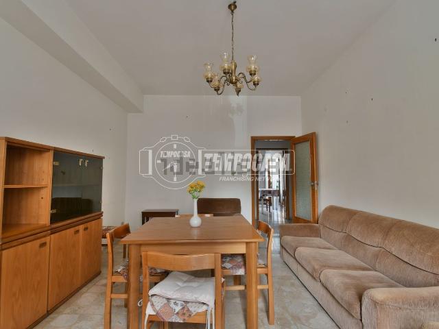 Appartamento in vendita di 115 m² in Via San Severino, 30