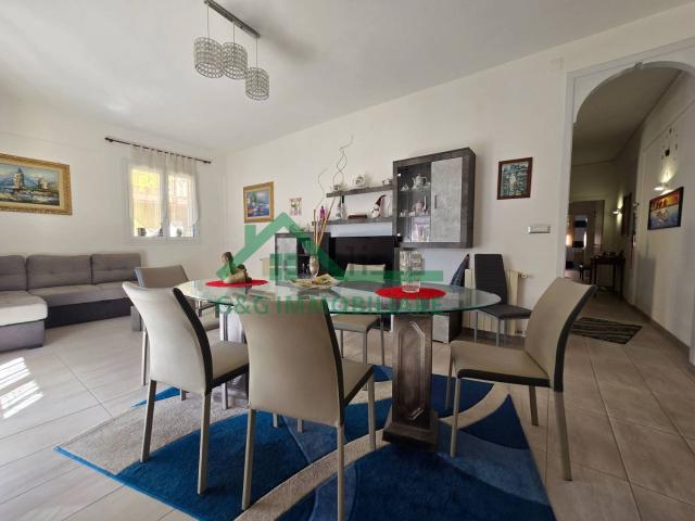 Appartamento in vendita di 115 m² in Via Seneca