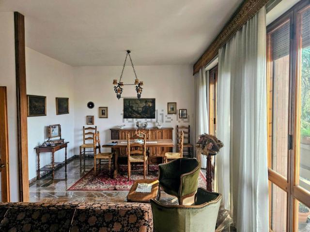 Appartamento in vendita di 115 m² in Via Siena