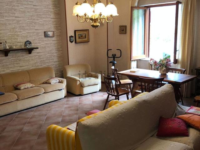 Appartamento in vendita di 115 m² in Via SS374