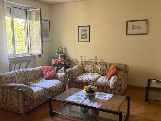 Appartamento in vendita di 115 m² in Via Sulmo