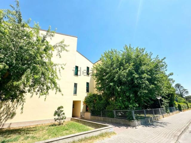 Appartamento in vendita di 115 m² in Via P. Nenni, 71