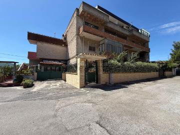 Appartamento in vendita di 115 m² in Via Paterno, 15