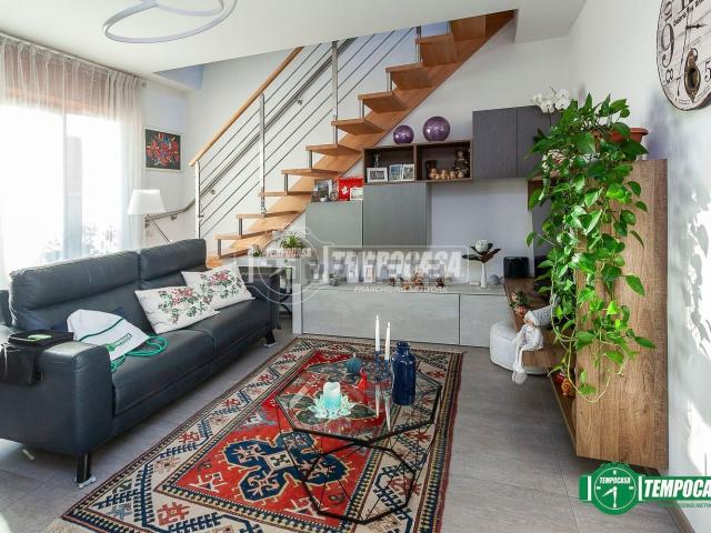 Appartamento in vendita di 115 m² in Via per Grumello