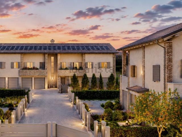 Appartamento in vendita di 115 m² in Via Piero Calamandrei