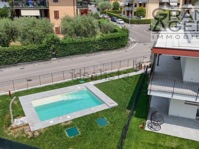 Appartamento in vendita di 115 m² in Via Pino Crescini