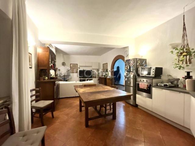 Appartamento in vendita di 115 m² in Via Provinciale Vicarese