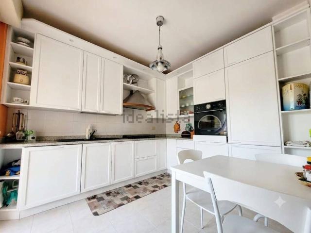 Appartamento in vendita di 115 m² in Via Robecchi, 8