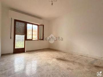 Appartamento in vendita di 115 m² in Via Roma, 25